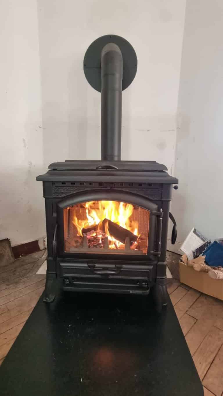 poêle à bois Nordica Extraflame Isotta con cerchi Evo cuisinière 11.9kw